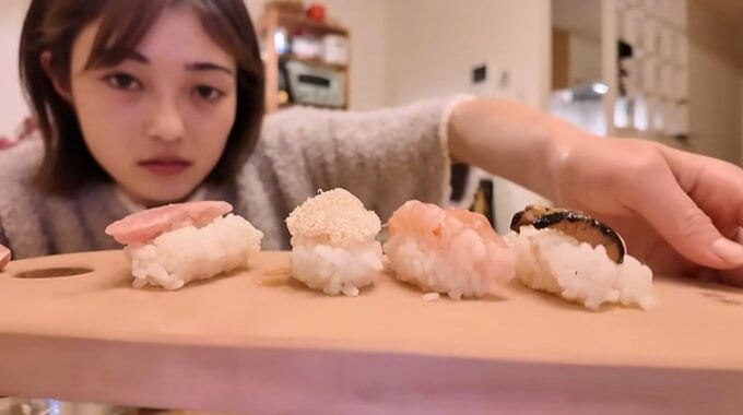 【 井上咲楽 】〝ぱっとご飯食べてくれる友達がほしい〟「ぼっち」にぎり寿司チャレンジに〝どうやって握るんだ？〟|TBS NEWS DIG
