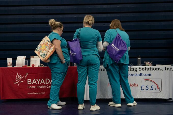 米雇用者数、10月は1.2万人増にとどまる－ハリケーンとスト影響