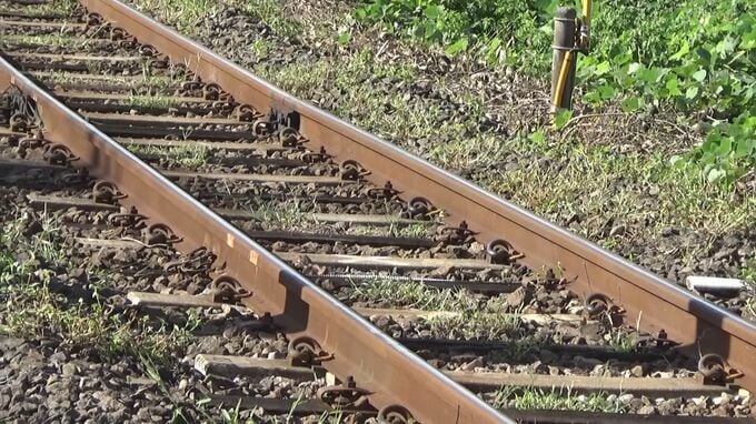 JRの線路に放置された自転車に列車が接触　電汽車往来危険の疑いで男を逮捕|TBS NEWS DIG