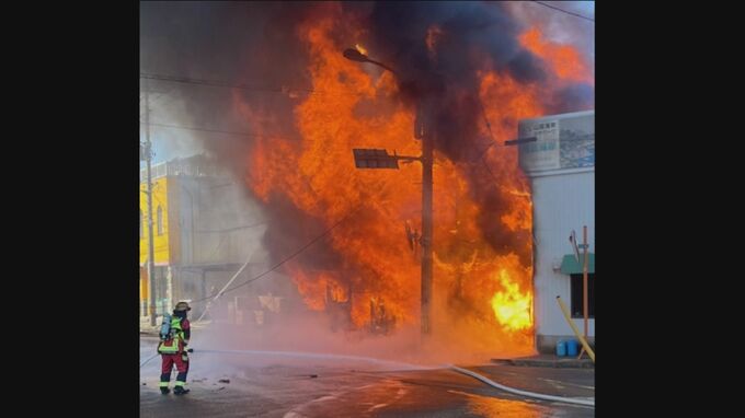 【速報】JR岩美駅前で建物火災　消火活動続く※午後3時半時点【鳥取県岩美町】　|　BSSニュース | BSS山陰放送