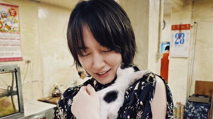 【 吉岡里帆 】 “癒されショット”で新年あいさつ　今年は「後厄」も「丸ごと抱きしめて参ります」　誤字とみられる離婚報道にも言及|TBS NEWS DIG