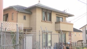 ２階建て住宅の焼け跡から81歳男性の遺体見つかる　ドアが開かないよう内側から細工された形跡|TBS NEWS DIG