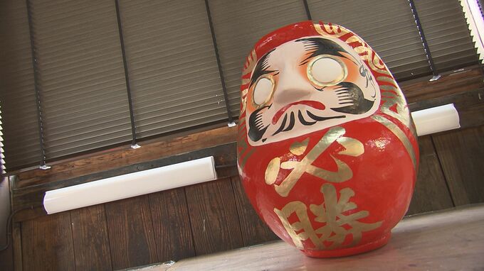 「負けないだるま、勝てるだるまを」急な解散風、選挙用だるまの製作急ピッチ　福島・白河市|TBS NEWS DIG