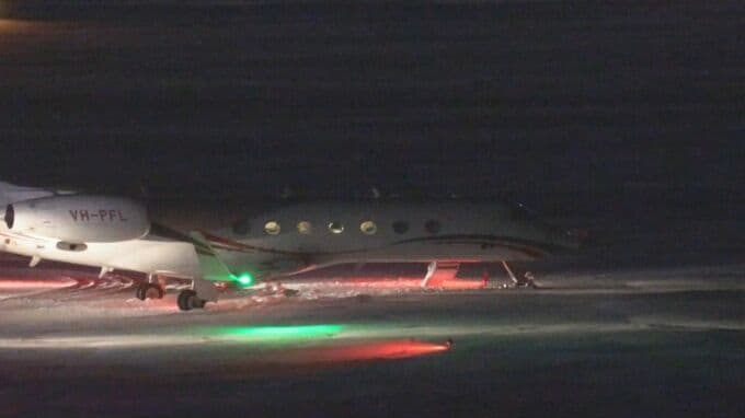 【速報】シンガポールから来たプライベートジェット機が滑走路をオーバーラン　幼児を含む乗客乗員少なくとも8人は無事　機体に火災や激しい損傷なし　B滑走路1本閉鎖　北海道・新千歳空港|TBS NEWS DIG