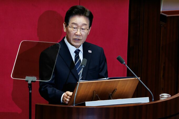 韓国大統領、半導体頼み脱却に向け大型投資を発表へ－就任1年会見
