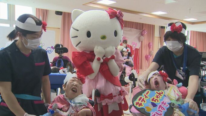 「ハローキティ」が島根県の病院へ　「元気もらいました」「夢のよう」　患者らに笑顔を…病院や被災地を訪れ続ける理由とは？|TBS NEWS DIG