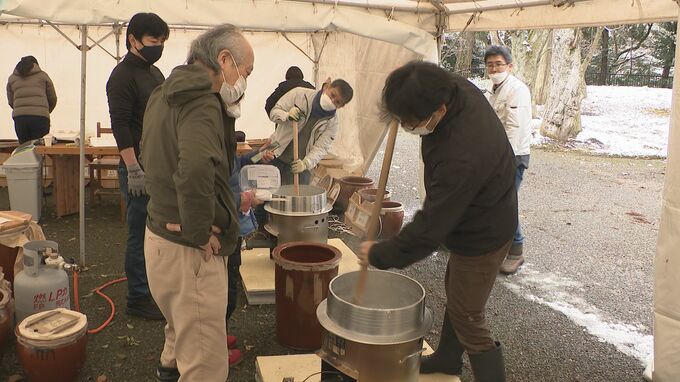 大寒の時期恒例の「寒糊炊き」…掛け軸など文化財の修復に使う糊づくり　|　石川県のニュース｜MRO北陸放送