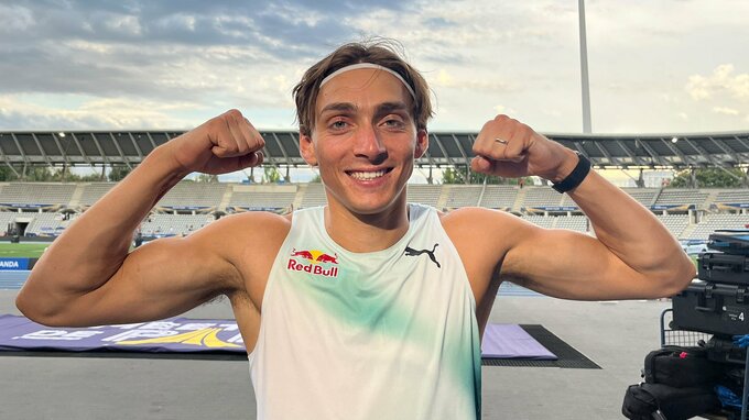 男子棒高跳デュプランティスが今季DL2勝目　結婚後初の大会で優勝、16回目の世界記録更新はならず【DLパリ】|TBS NEWS DIG