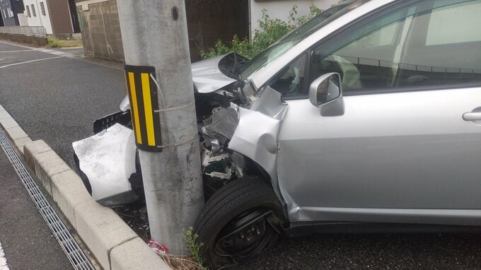 乗用車が電柱に衝突　男性が重傷のもよう　山口・下関|TBS NEWS DIG