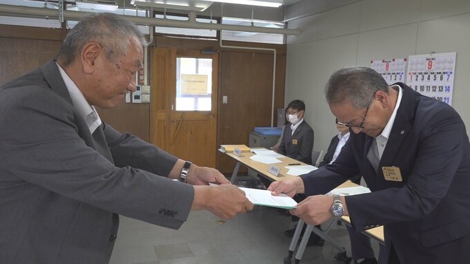 「モモシンクイガ」などのリンゴ病害虫の被害防ぐ効果が期待の「交信撹乱剤」　来年度以降も農家への「購入支援継続」するよう弘前市・西目屋村の農業委員会が青森県に要望　|　青森のニュース│ATV NEWS│青森テレビ