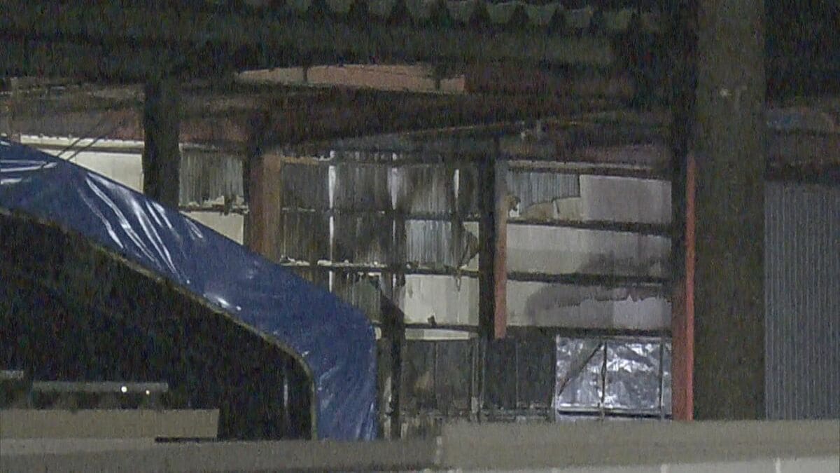 リサイクル会社で火事 古紙やプラスチックなどが燃える 愛知・豊川市