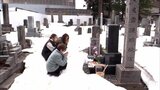 静かに手を合わせ先祖を偲ぶ 雪が残る中で彼岸の入り | 青森のニュース│ATV NEWS│青森テレビ