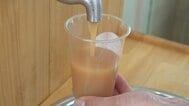 「トロトロで、すごいモモって感じ」蛇口からモモジュース　県産のモモを100%使用　山梨・笛吹市　|　山梨のニュース | ＵＴＹテレビ山梨