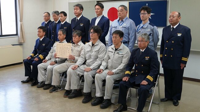 飲酒しながら「落としたスマホ拾おうと」橋から海に転落の男性（27）→深夜の瀬戸内海を約4時間半漂流　11人の船員たちが「とっさの判断」で救助　その一部始終とは？【2025年度アーカイブス】|TBS NEWS DIG