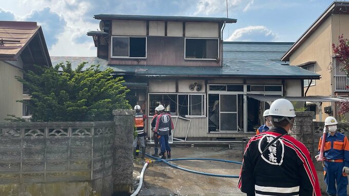 【現場画像】東根市長瀞の住宅火災　午後2時45分に鎮火　ケガ人なし（山形）　|　山形のニュース│TUYテレビユー山形