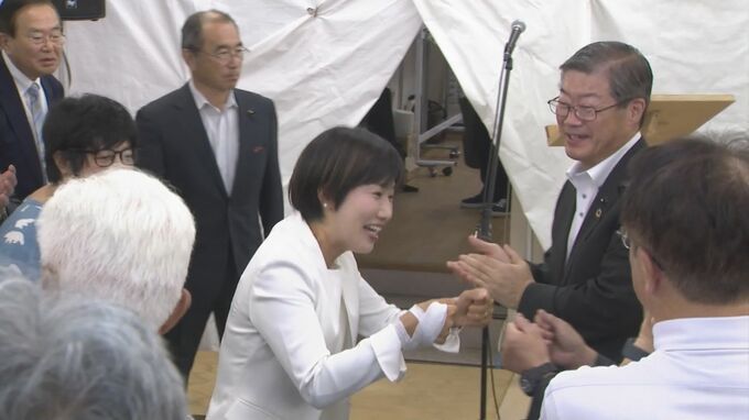 「指は折れても心は折れない」参院選・鳥取島根　初当選の出川桃子さん…鳥取市で報告会「ずっとジンジン痛いんですけども」|TBS NEWS DIG