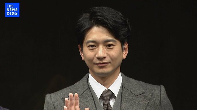 【向井理】勝村政信さんは「先輩だけど兄のよう」　舞台「ウーマン・イン・ブラック」初共演で全幅の信頼|TBS NEWS DIG