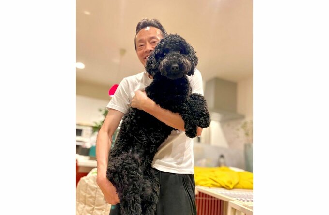 遠藤憲一さん　「犬、重！　腰、痛！」　愛犬と笑顔で２ショット　「お二人とも幸せそう!!!」|TBS NEWS DIG