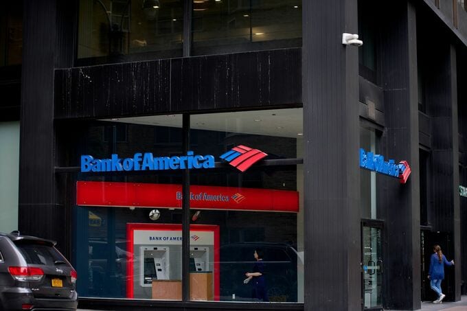 ＢｏｆＡ、若手アナリストに他社内定の申告義務－異動や違反で懲戒も