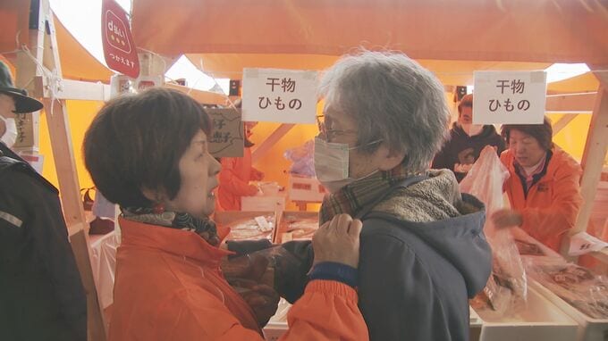 あふれる“笑顔と涙”「もう一度見れてものすごくうれしい」出張輪島朝市に全国から1万3000人集結　|　石川県のニュース｜MRO北陸放送