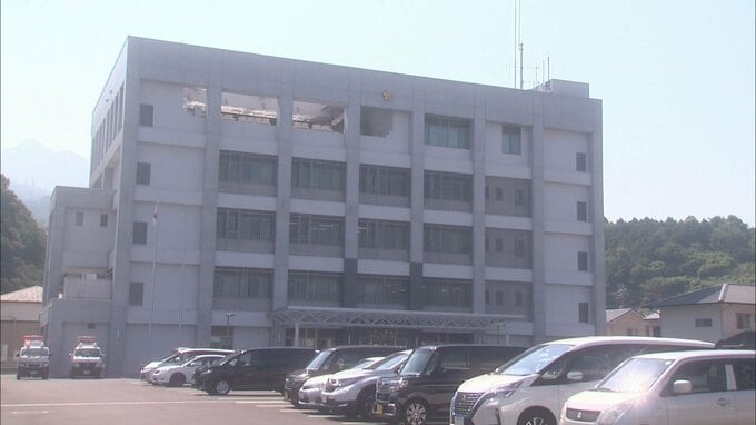 棒状のもので妻を複数回殴るなど暴行しけがさせた疑い 巡査長（35）を逮捕  過去にDV相談も|TBS NEWS DIG