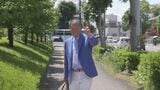 ピースサインで裁判所へ… ｢近所の60軒に配るよう支援者に指示した｣ 選挙前に“菓子折り”配った公職選挙法違反の罪 岐阜･本巣市議が裁判で明かす|TBS NEWS DIG