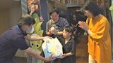 「恐竜センター」来場者2万人達成　恐竜好きの男の子ら家族3人に記念品　山梨県立科学館|TBS NEWS DIG