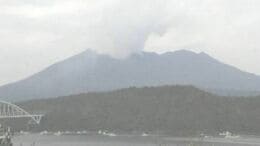 桜島の噴火断続的に続く　16日は噴煙4400メートル　専門家「桜島は通常運転」　鹿児島　|　鹿児島のニュース｜MBC NEWS｜南日本放送