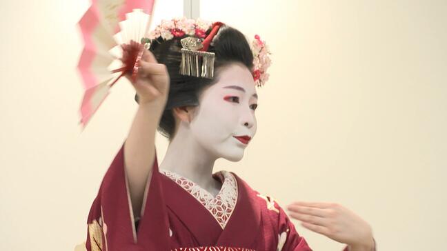 「阿闍梨餅」求め5階→3階まで行列、17歳で花柳界に飛び込んだ舞妓・叶静さん(19)が“春の舞”披露⋯古都の食・文化を堪能「大京都名舗展」開幕|TBS NEWS DIG