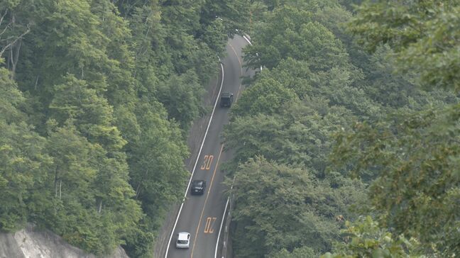 残雪と新緑の景色を楽しみながらドライブ 「白山白川郷ホワイトロード」全線開通 岐阜・白川村と石川・白山市を結ぶ|TBS NEWS DIG
