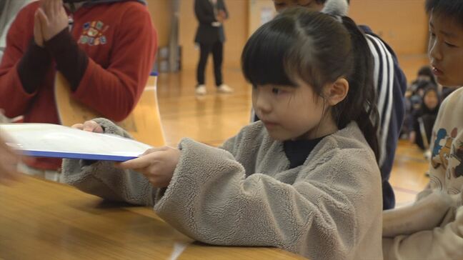 県内ほとんどの公立小中学校で修了式 児童が今年度の学校生活を振り返る 山梨・石田小学校|TBS NEWS DIG