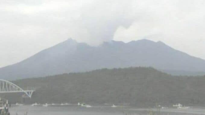 桜島の噴火断続的に続く　16日は噴煙4400メートル　専門家「桜島は通常運転」　鹿児島　|　鹿児島のニュース｜MBC NEWS｜南日本放送