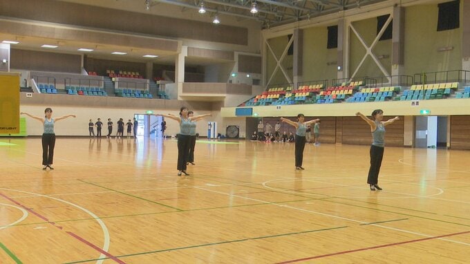 動きの統一感や正しいフォームでの演技競う　県体育祭りでラジオ体操競技|TBS NEWS DIG
