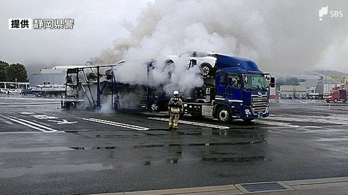 東名下り線の足柄サービスエリアでキャリアカー焼く 運転の男性けがなし 駐車場に止めた後に出火＝静岡・小山町|TBS NEWS DIG