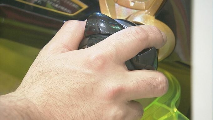 「負けが込んでむしゃくしゃして蹴った」パチンコ店で出入口ドアのガラスを蹴って割った疑い 50歳の男逮捕|TBS NEWS DIG