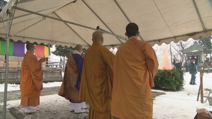 1年の無事と新年の無病息災祈る 俱利迦羅不動寺で納め不動　|　石川県のニュース｜MRO北陸放送