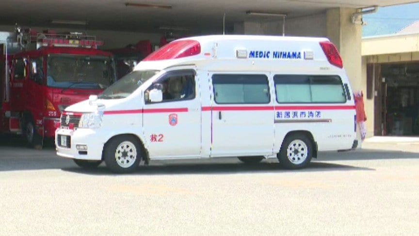 救急車が患者搬送中にガソリン切れ 別の救急車に乗せ換え病院へ 愛媛