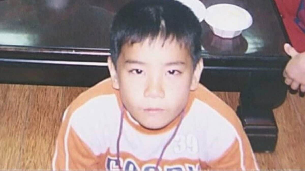 宿題ノートを目の前で破り捨てられ「何かがプツンと切れた」　日常的な暴力、暴言…父親の虐待から逃げた少年が外資系のホテリエになるまで　似た境遇の子に伝えたい「声を上げて」