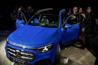 メルセデスの電動SUV「GLB」、ハンガリーで生産開始－コスト重視| TBS CROSS DIG with Bloomberg