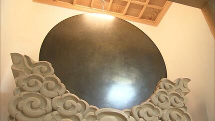 国内最大の青銅鏡」と確認 奈良・飛鳥坐神社の柄鏡 江戸時代につくられ