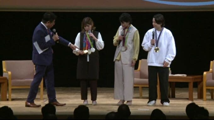 被災地へエール　吉田沙保里さんら金メダリスト３人が金沢でトークショー　|　石川県のニュース｜MRO北陸放送