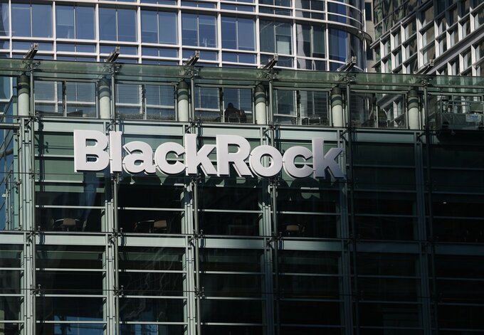 ブラックロック、プライベートクレジットファンドの価値19%引き下げ