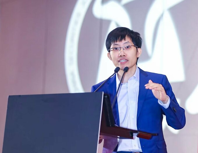 中国DeepSeekの梁文峰氏、AIモデル開発企業創業者で世界一の富豪に
