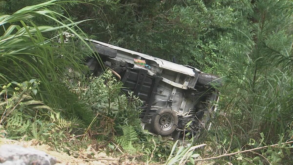 軽トラックが10m下の斜面に転落　80代とみられる男性をドクターヘリで搬送　大分