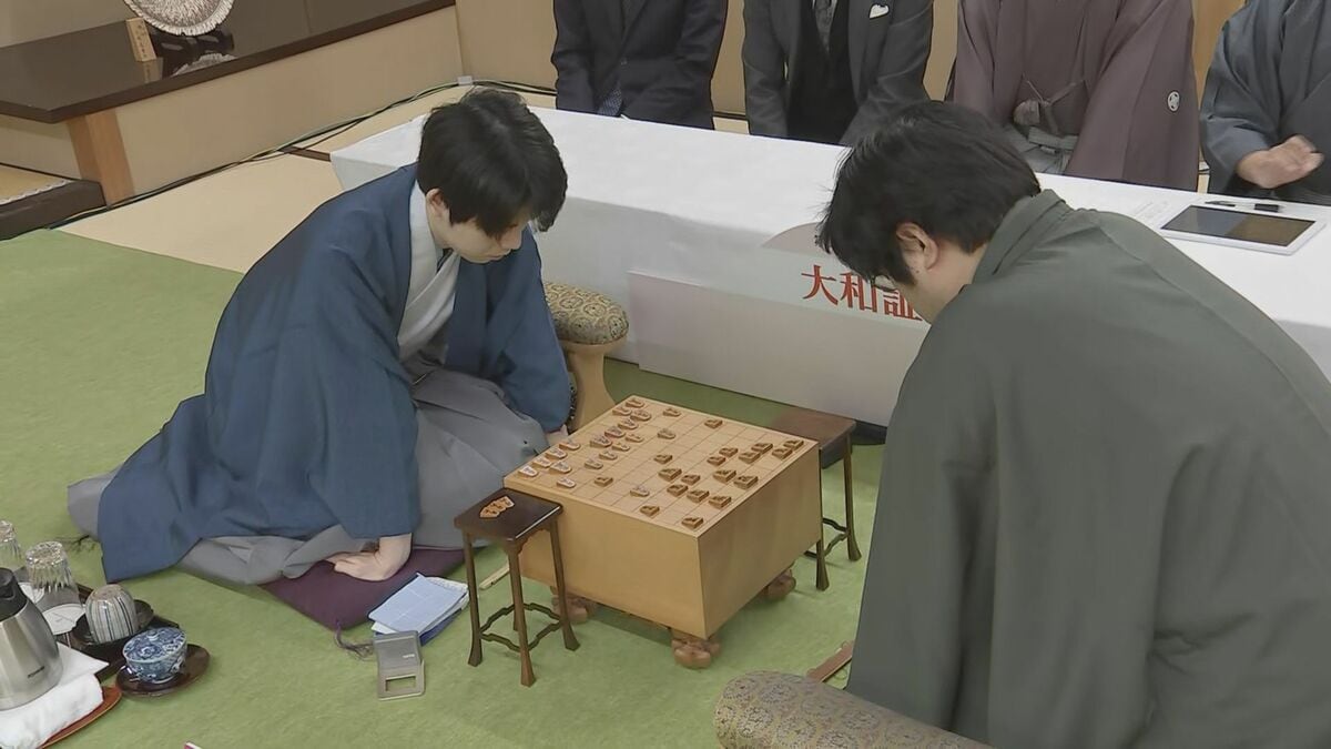 両者スローペースで… 藤井聡太六冠(23)白星発進なるか 糸谷哲郎八段(37)が挑む名人戦第1局2日目 9日夜決着見込み