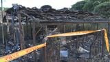 草焼きの火が燃え広がる　男性が顔や手にやけど　島根県江津市で建物3棟と車1台が全焼|TBS NEWS DIG