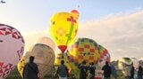 29機の熱気球、朝焼けの空へ 一関・平泉バルーンフェスティバルが開幕|TBS NEWS DIG