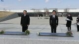 達増拓也岩手県知事が陸前高田市の高田松原復興祈念公園で献花 犠牲者を悼む|TBS NEWS DIG
