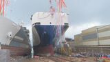 LNG(液化天然ガス)を燃料 環境負荷低減 下関三菱重工業造船所では建設可能な最大級 自動車運搬船が進水 山口県下関市|TBS NEWS DIG