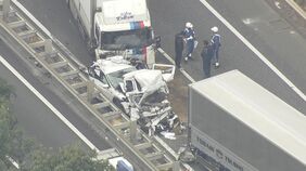 トラックと乗用車計5台が絡む事故　2人死亡　圏央道外回り入間IC～狭山日高IC間が通行止め|TBS NEWS DIG